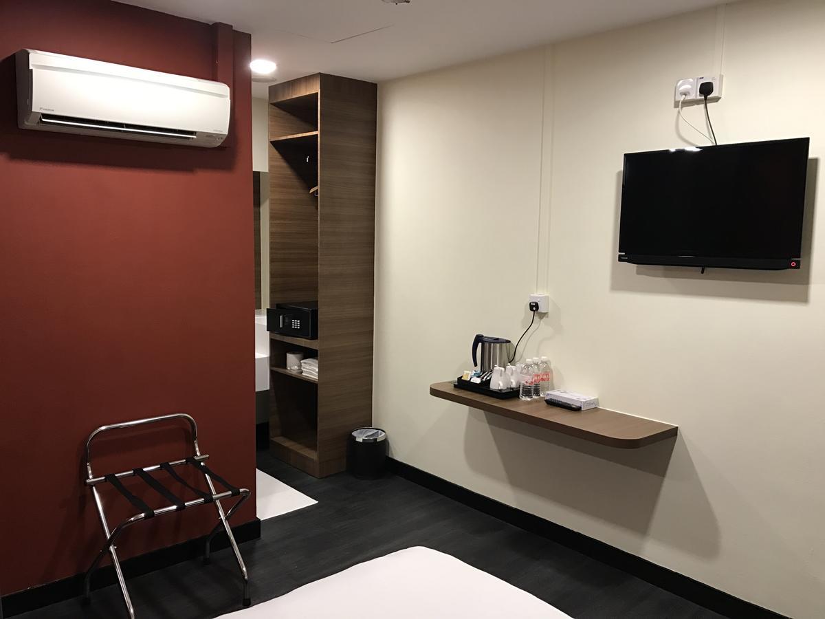 L At 51 Desker Hotel Singapur